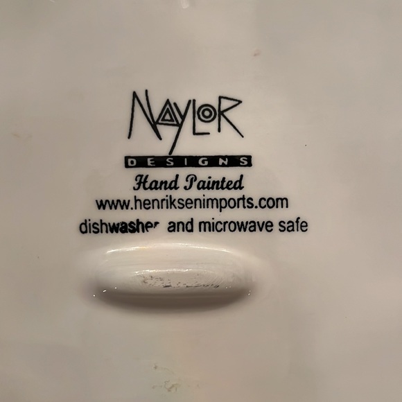 Naylor Designs Hand-Painted Serving Dish/Wall Hanging Glass/Pinot Noir Vineyard - Picture 3 of 4